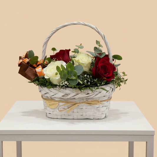 Cesta romántica de rosas